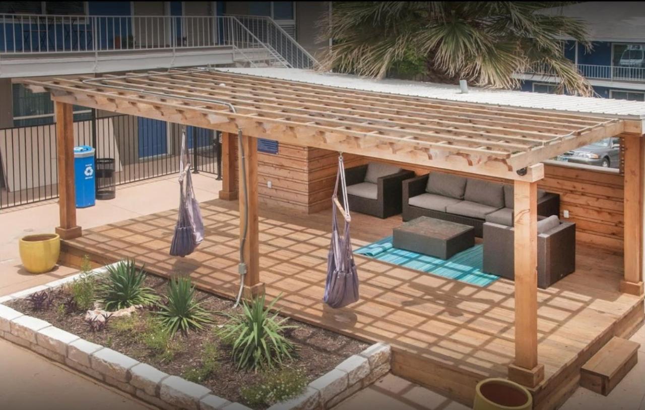 Efficiency 2Br King Bed Suites Next To Downtown Όστιν Εξωτερικό φωτογραφία