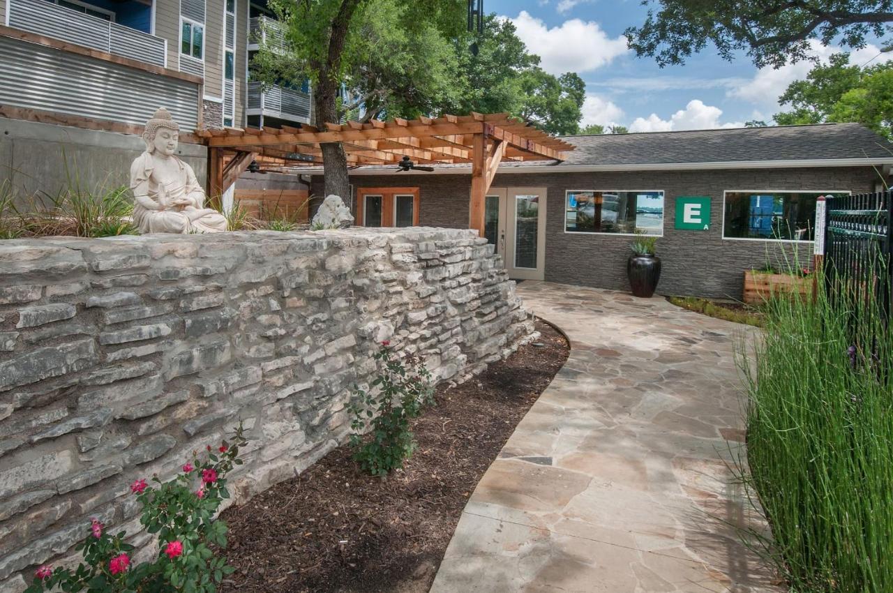 Efficiency 2Br King Bed Suites Next To Downtown Όστιν Εξωτερικό φωτογραφία
